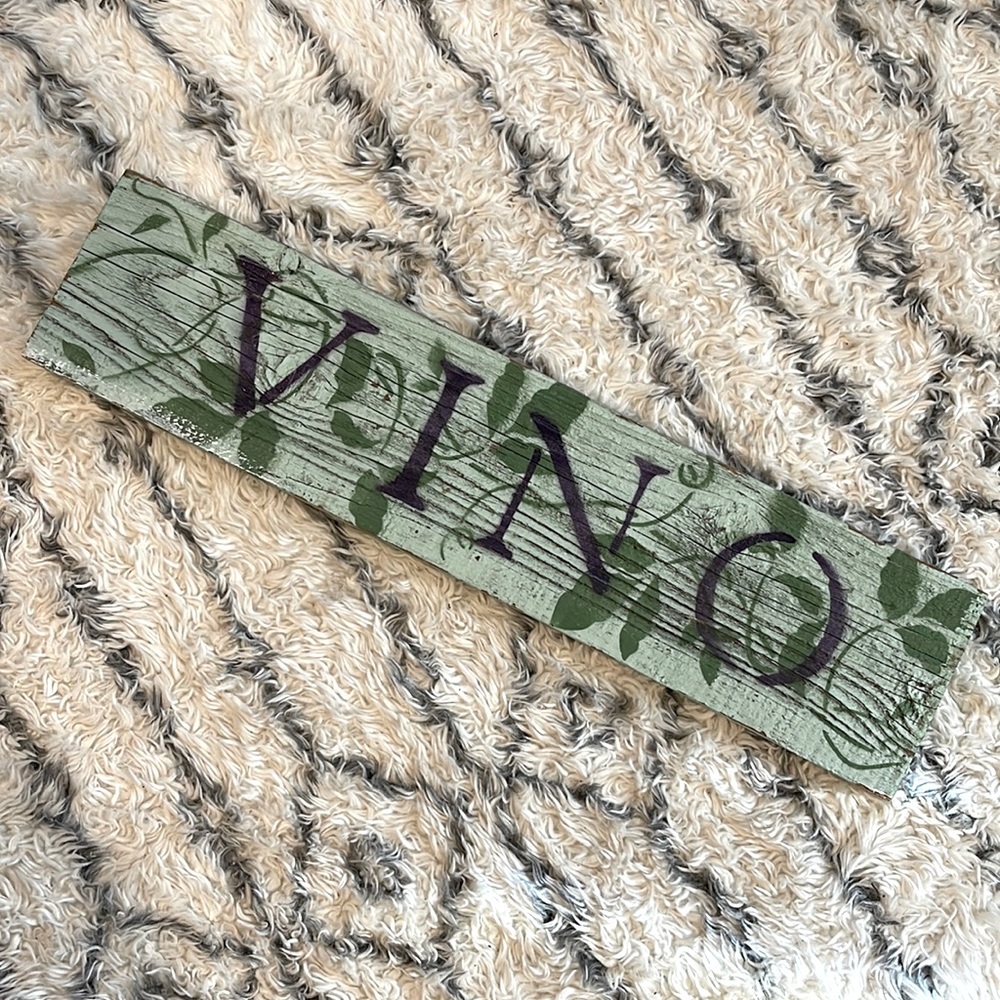 Reclaimed wood VINO wall art